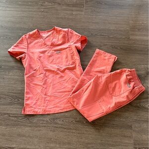 Figs Coral Scrub Set